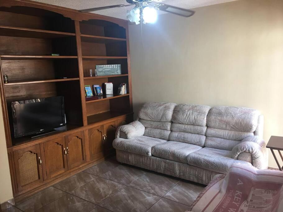 Casa Muy Comoda En Excelente Lugar Hermosillo Exterior photo